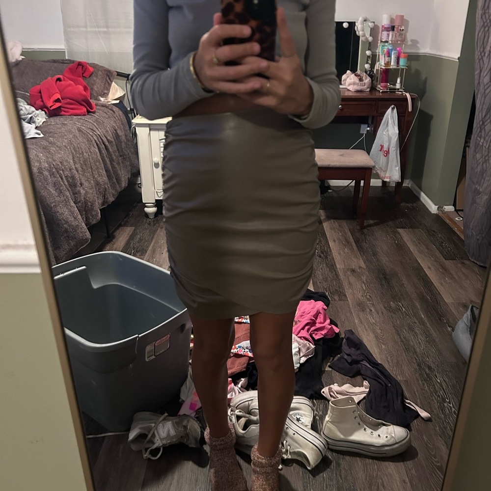 Windsor Chic Tan Mini Skirt
